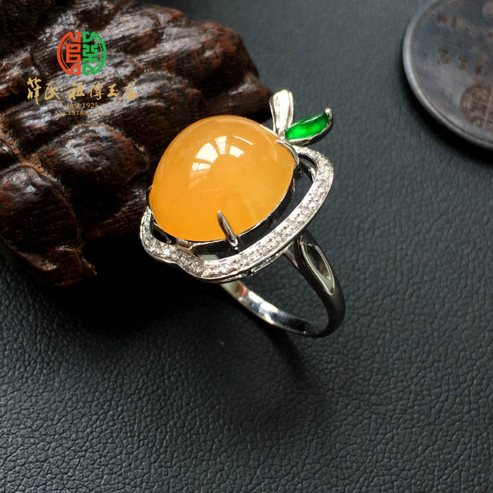 超值纯净黄翡蛋面戒指