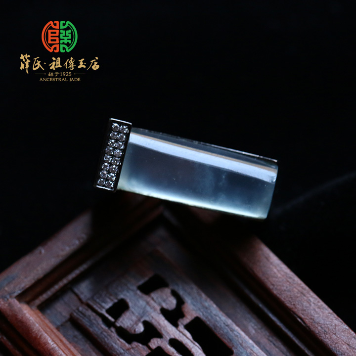 玻璃种纯净平安无事翡翠戒指