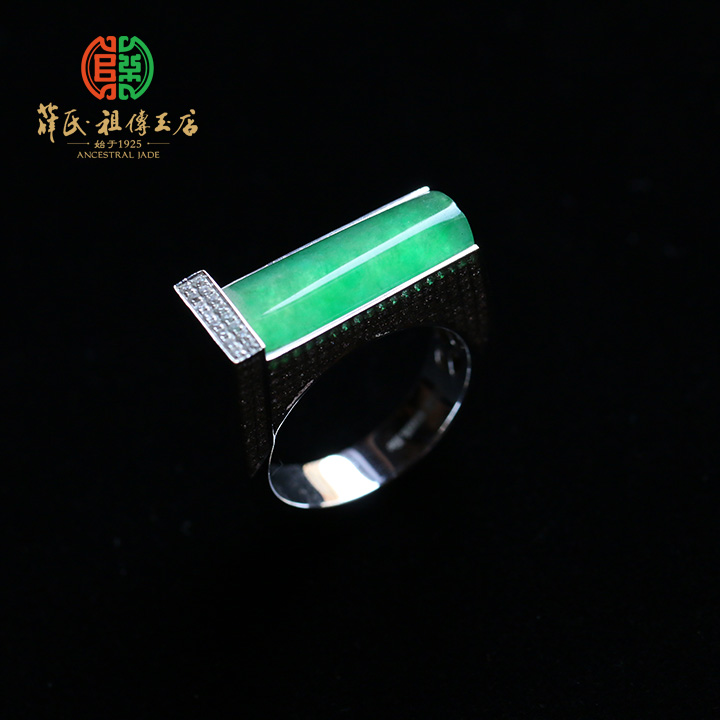 玻璃种满绿翡翠戒指