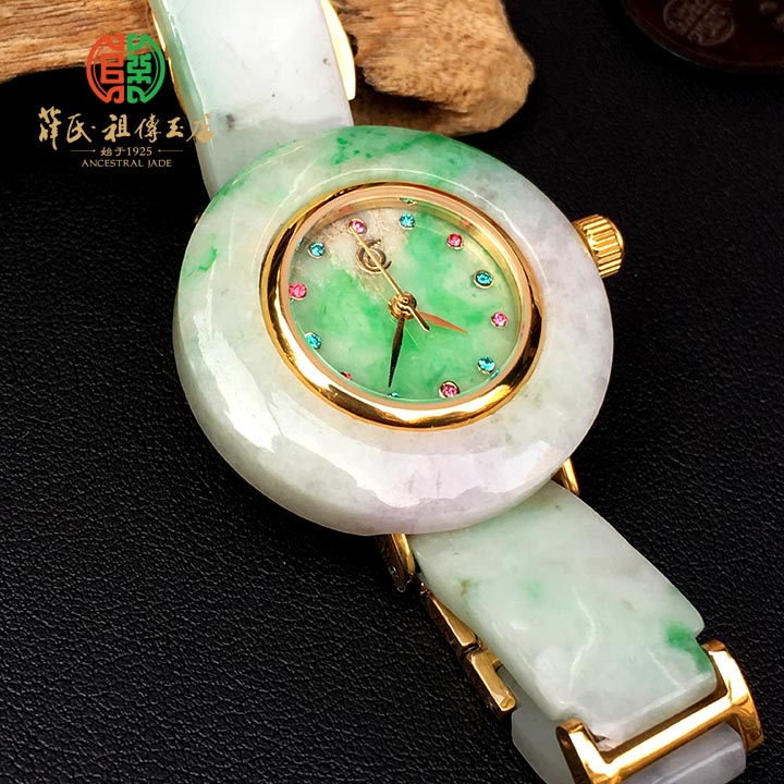 翠绿翡翠机身手表