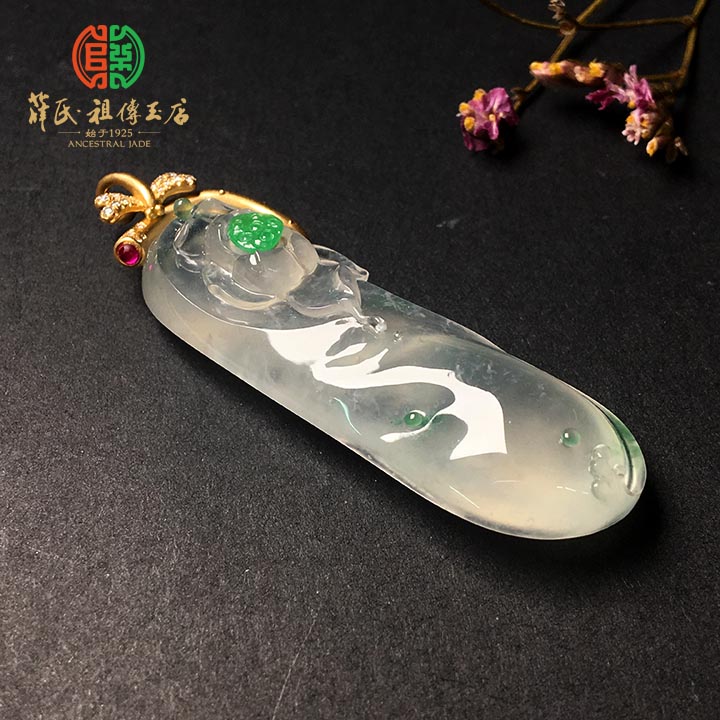 高冰纯净翡翠福瓜吊坠