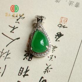 满绿翡翠吊坠