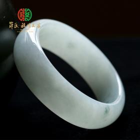 糯种飘翠翡翠手镯
